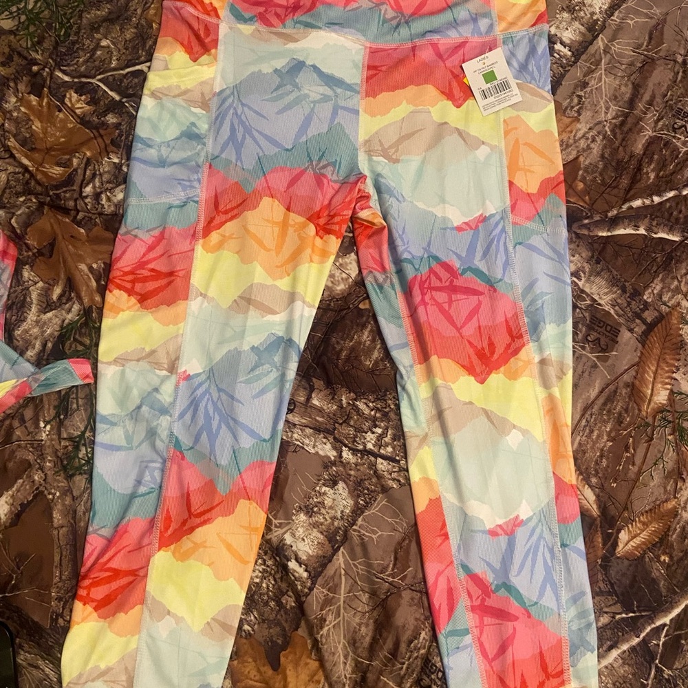 Colorful Patterned Garment - Picture 5 of 7